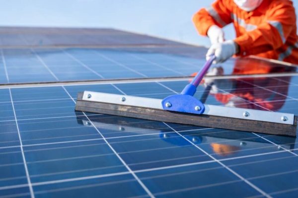 solar-panel-cleaning-and-maintenance-1-1024x576